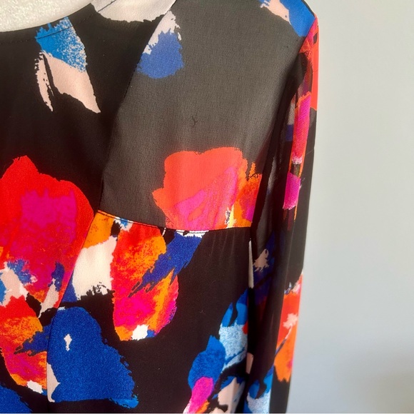 Vince Camuto Ladies Top/Blouse - Size M - Picture 3 of 6